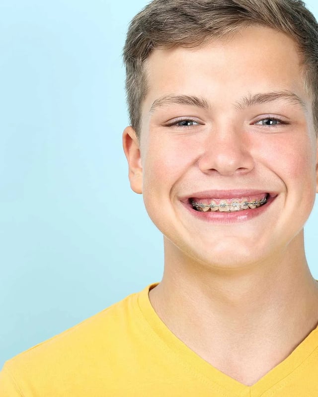 Teen wearing braces