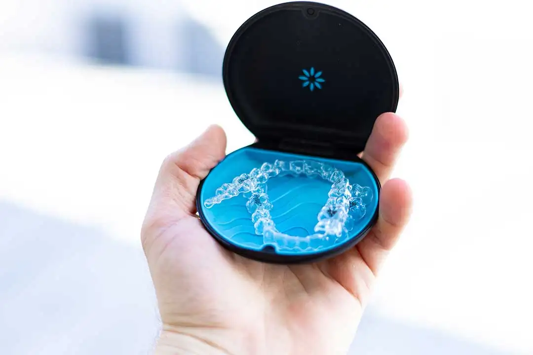 Keep Your Invisalign Aligners Fresh in the UAE’s Heat & Humidity
